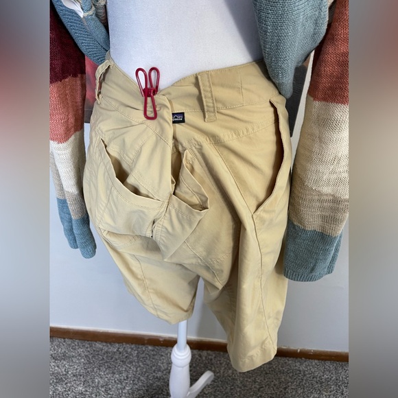 Patagonia Cream Nylon Performance Duo Dry Outdoor 11” Shorts Sz 12 Hiking - Picture 5 of 12
